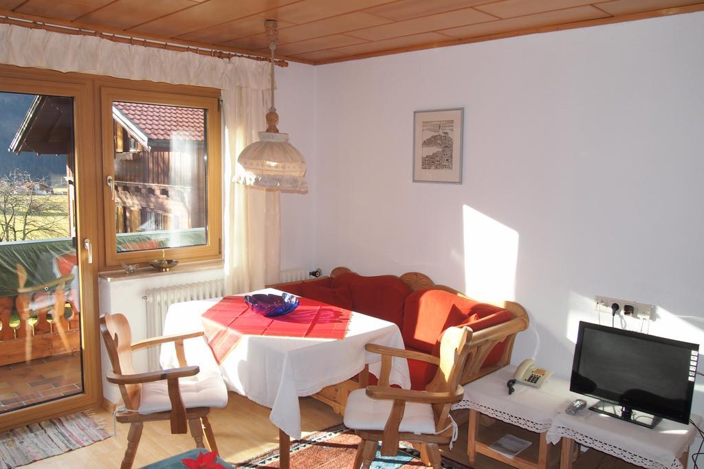 Haus Bergwelt Apartment Grän Стая снимка