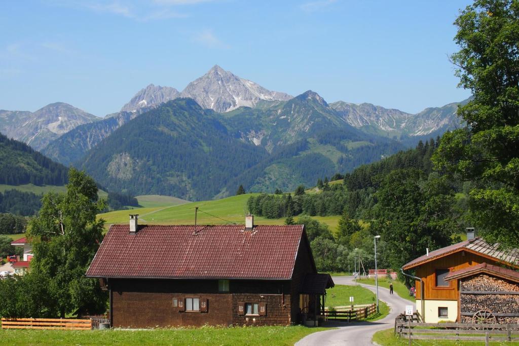 Haus Bergwelt Apartment Grän Екстериор снимка