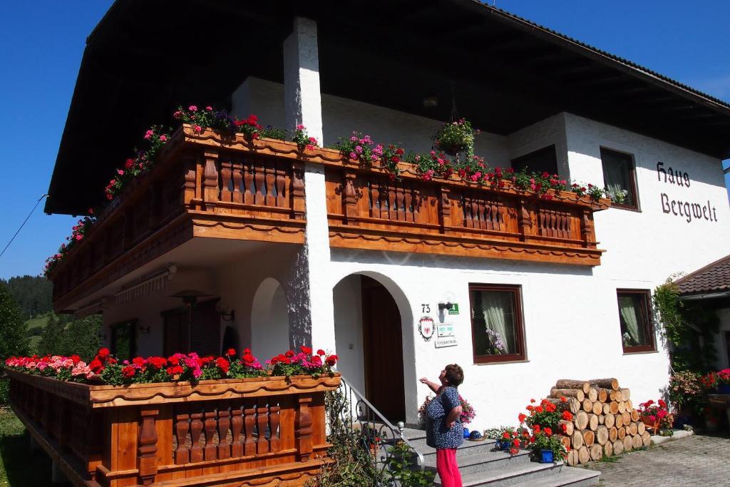 Haus Bergwelt Apartment Grän Екстериор снимка